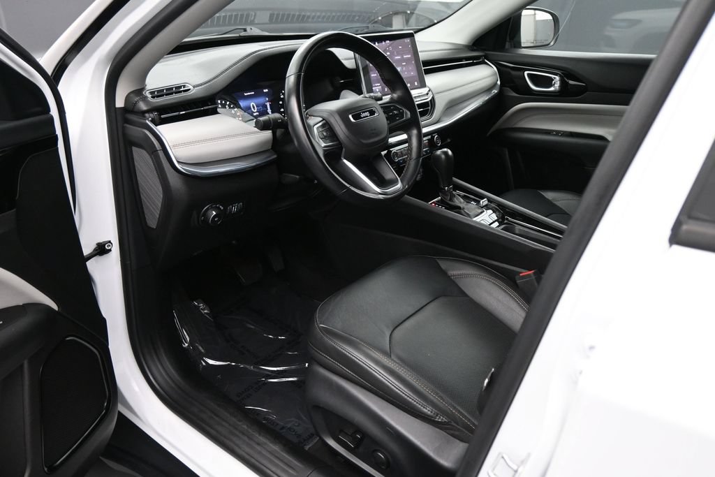 Used 2022 Jeep Compass Limited AWD/4WD image 2