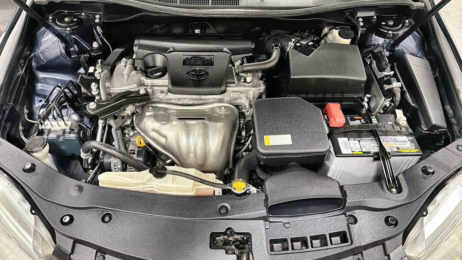 Used 2015 Toyota Camry LE image 29