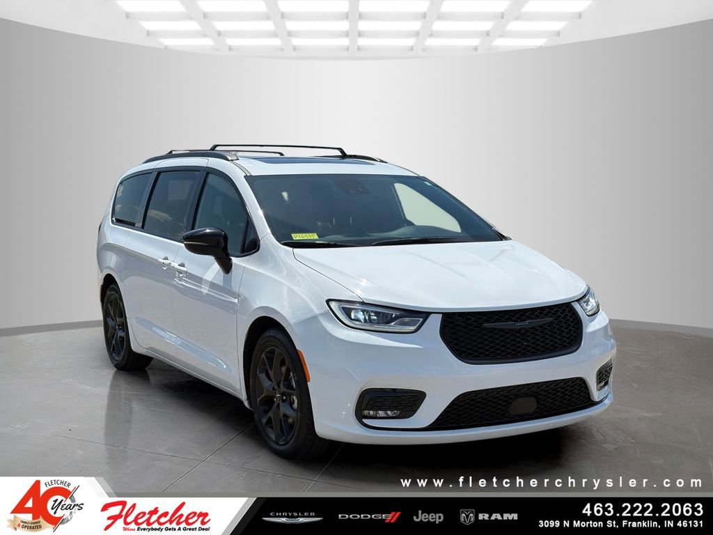 Used 2025 Chrysler Pacifica Limited