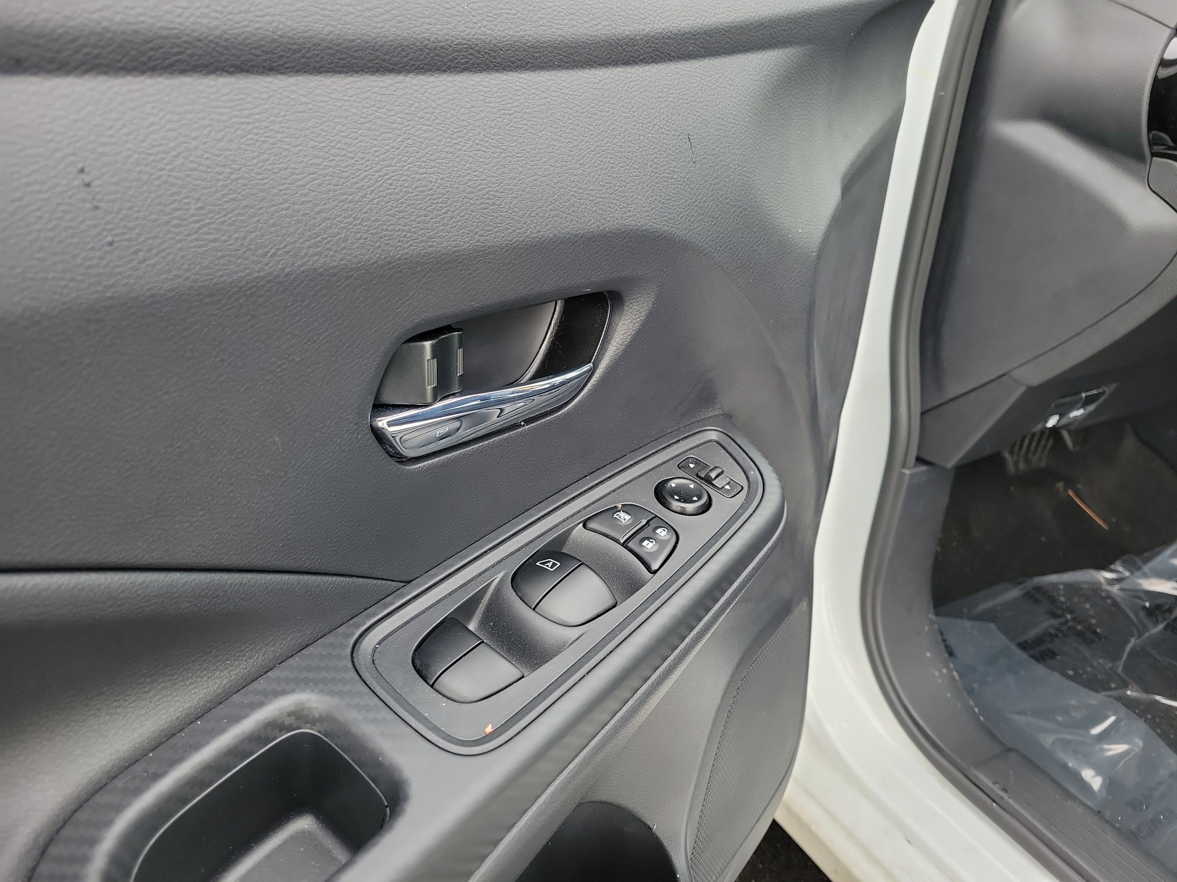 Certified 2025 Nissan Versa SV w/ Trunk Package image 18