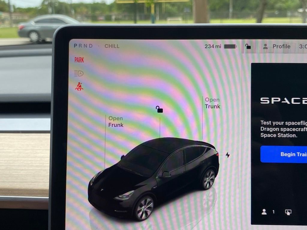 Used 2023 Tesla Model Y 2WD image 29