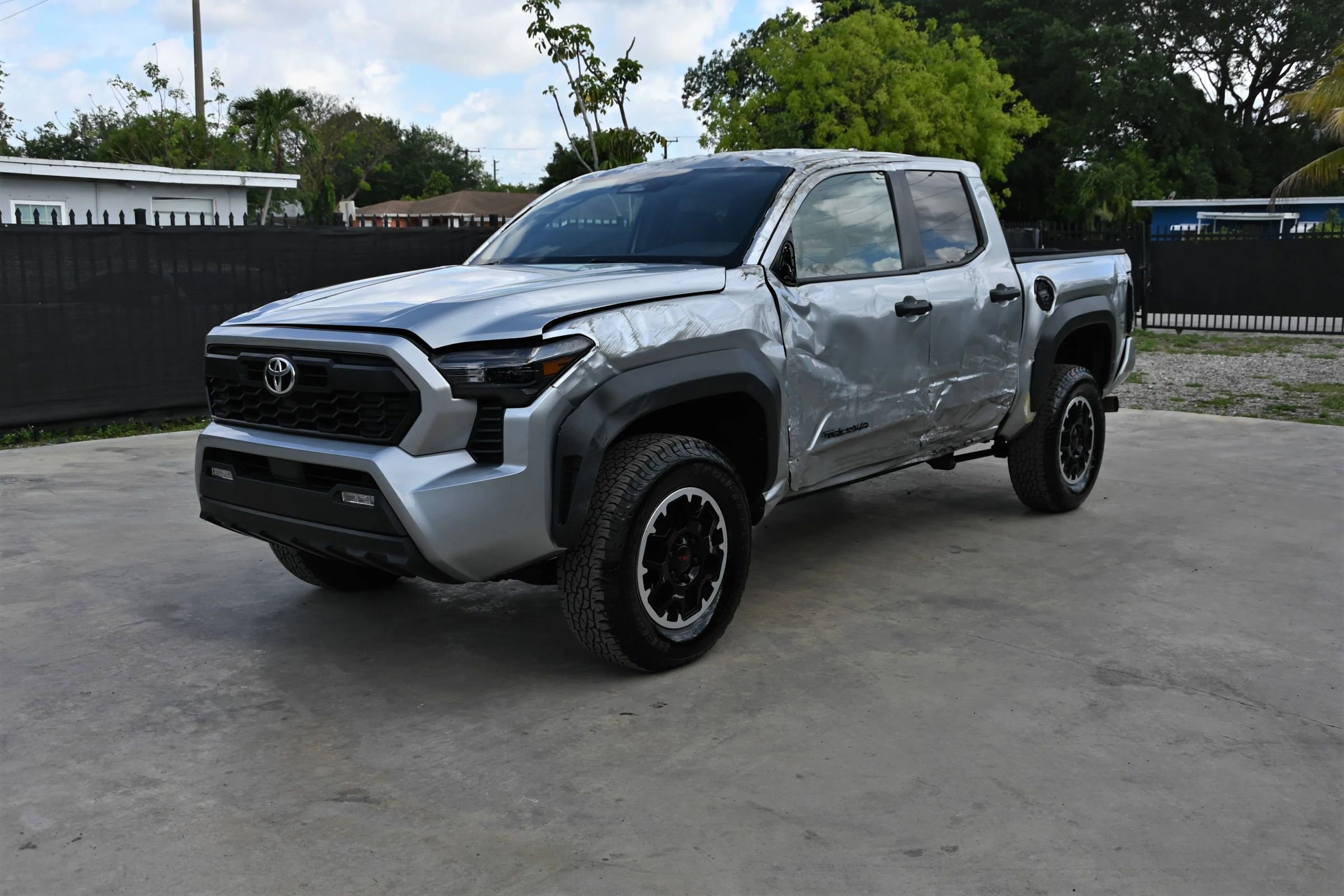 Used 2024 Toyota Tacoma TRD Off-Road AWD/4WD image 2
