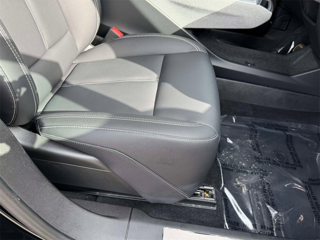 Used 2025 Cadillac Optiq Luxury 1 image 15