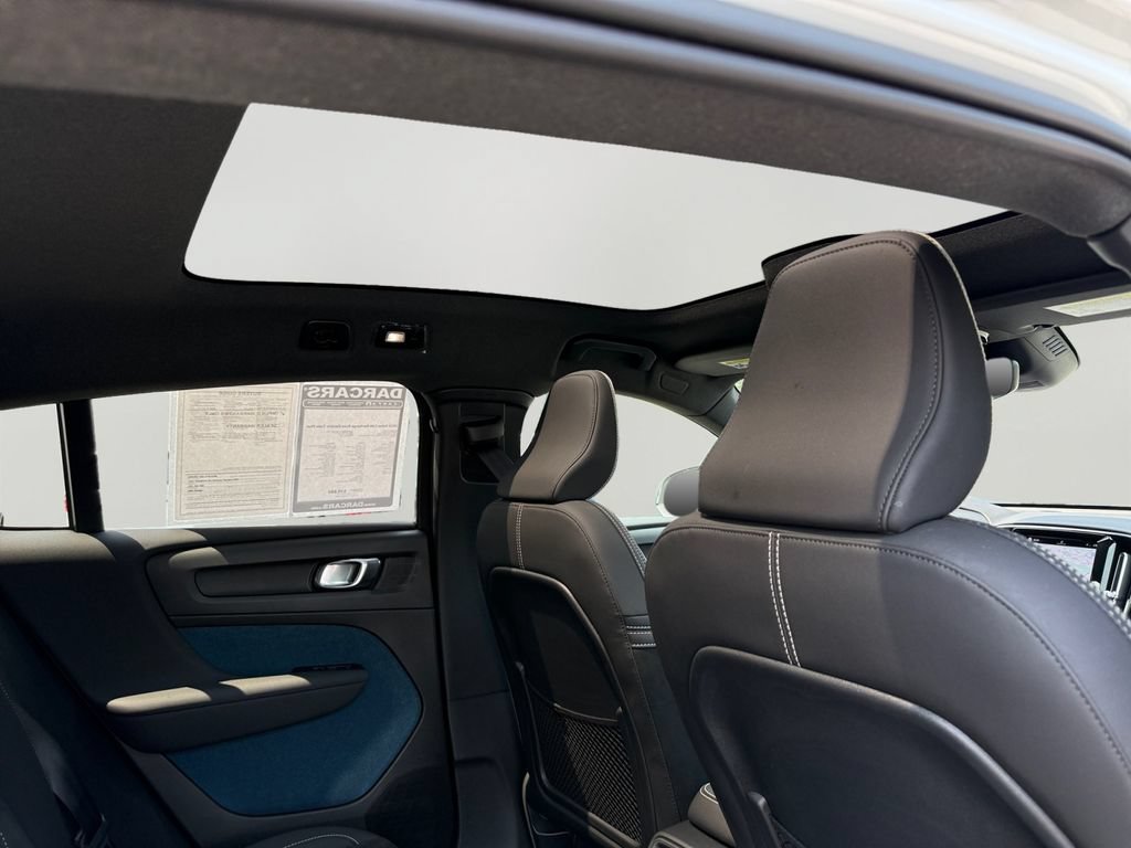Certified 2023 Volvo C40 P8 Recharge Plus AWD/4WD image 9