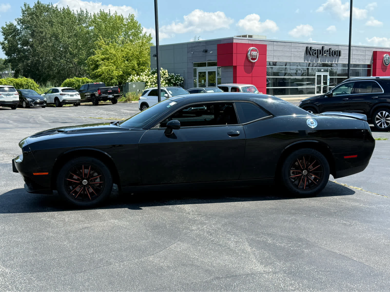 Used 2022 Dodge Challenger SXT RWD image 4