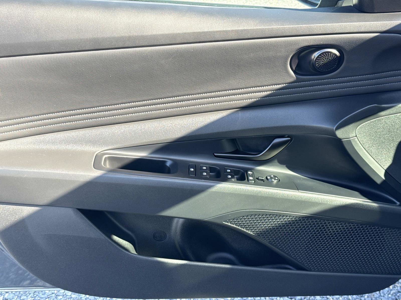 New 2026 Hyundai Elantra SEL Sport FWD image 9