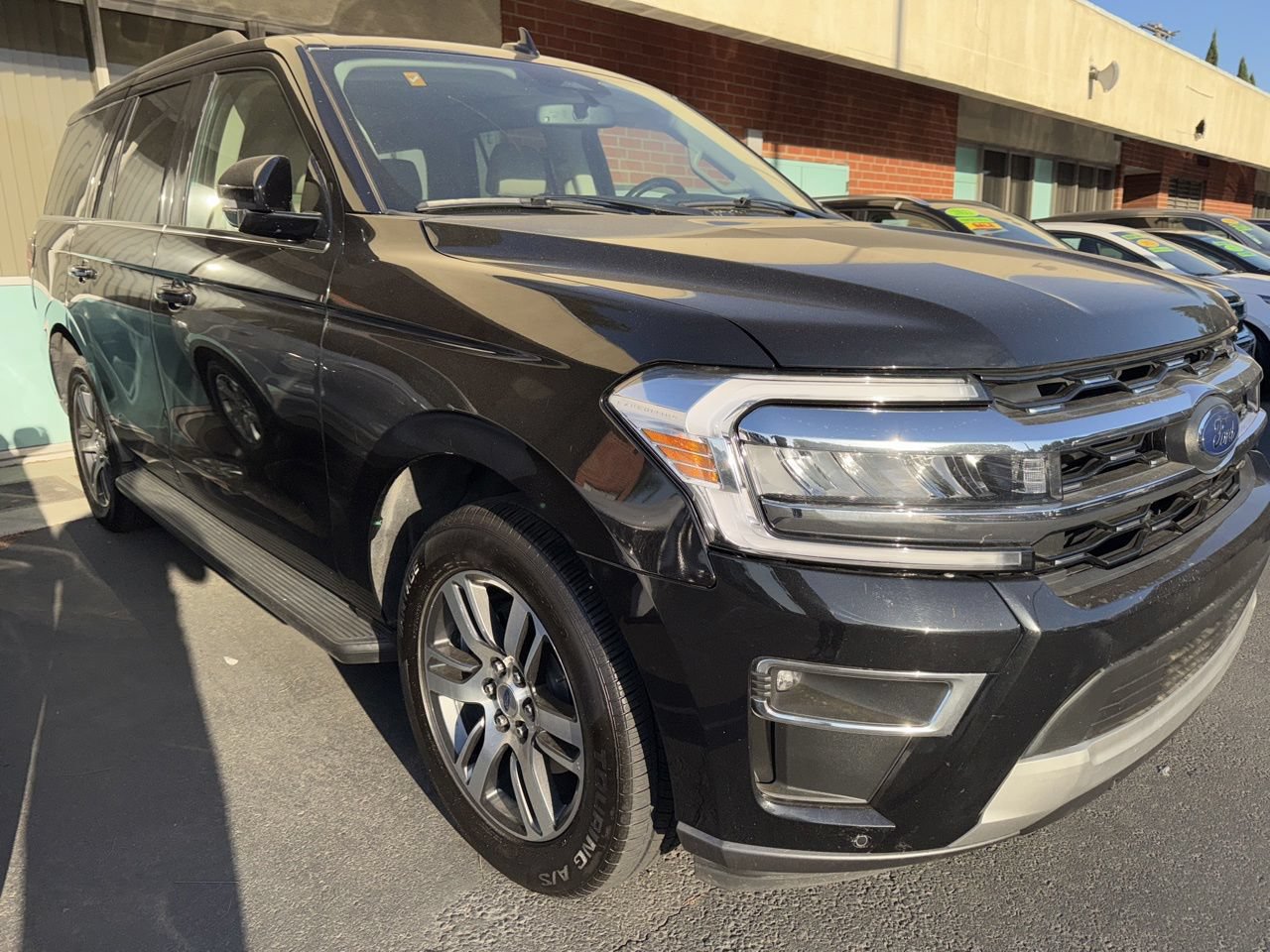 Used 2024 Ford Expedition Limited RWD image 3