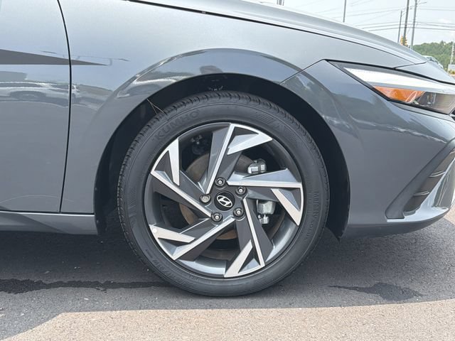 Used 2025 Hyundai Elantra Sport FWD image 10