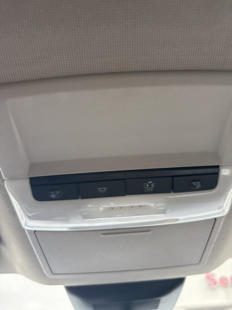 Used 2025 Nissan Sentra SR image 41