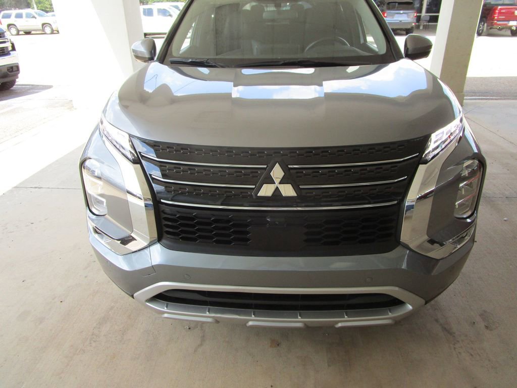 Used 2024 Mitsubishi Outlander SE image 21