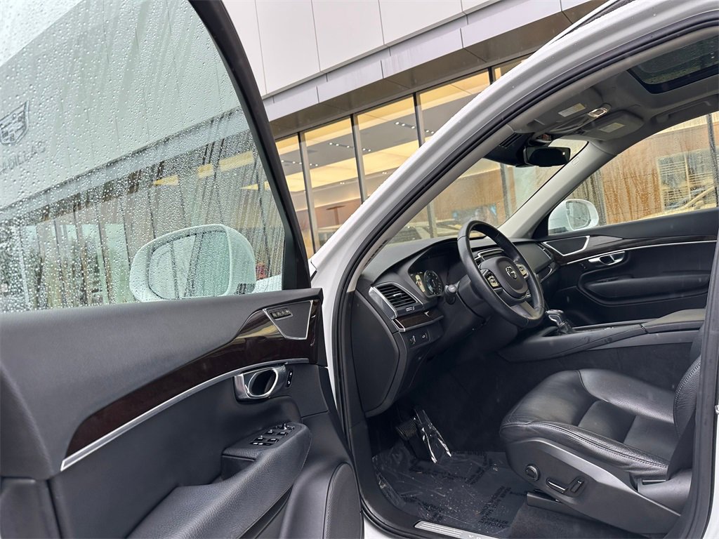 Used 2019 Volvo XC90 T6 Momentum w/ Protection Package Premier image 21