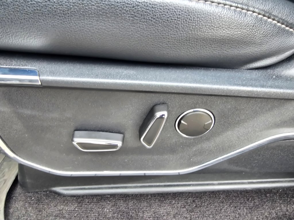 Used 2022 Ford F150 Lariat w/ Equipment Group 502A High image 15