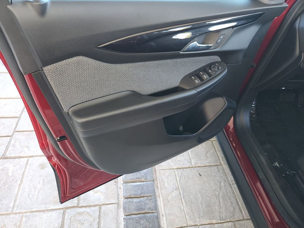 Used 2025 Chevrolet TrailBlazer LT image 27