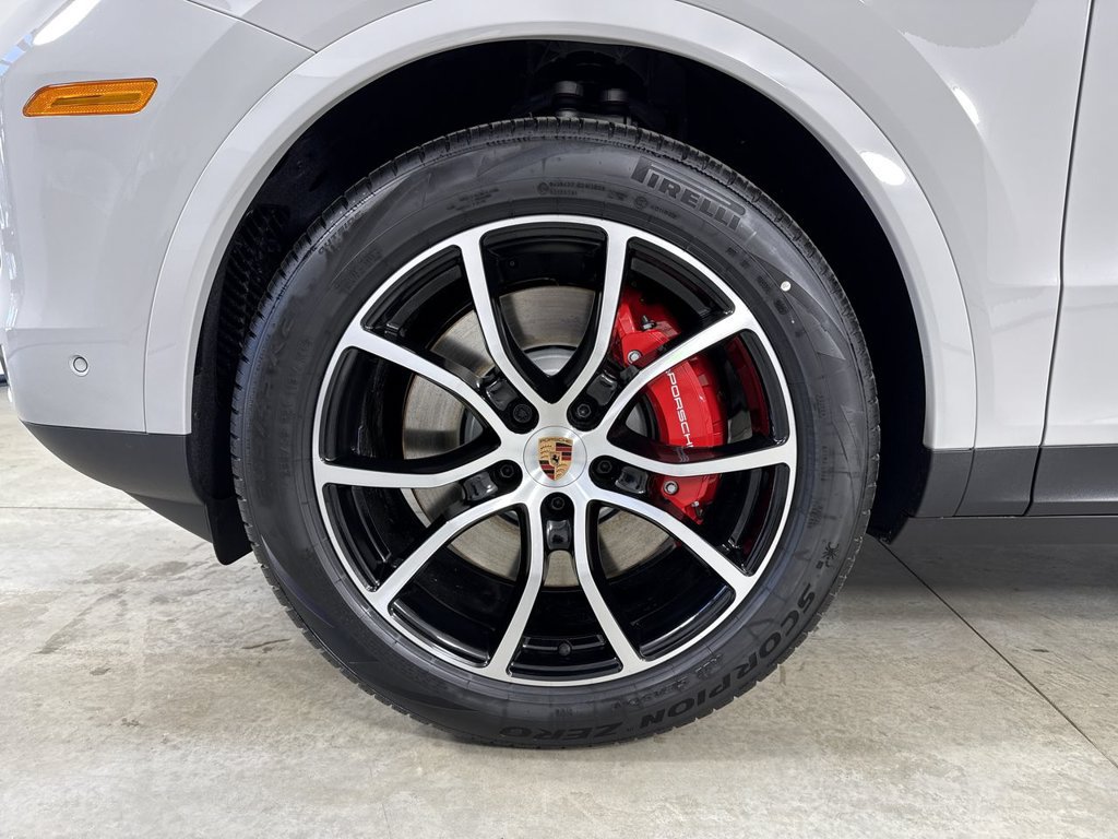 New 2026 Porsche Cayenne S AWD/4WD image 13