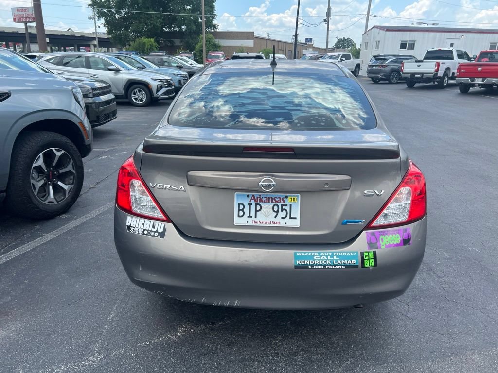 Used 2013 Nissan Versa SV FWD image 8