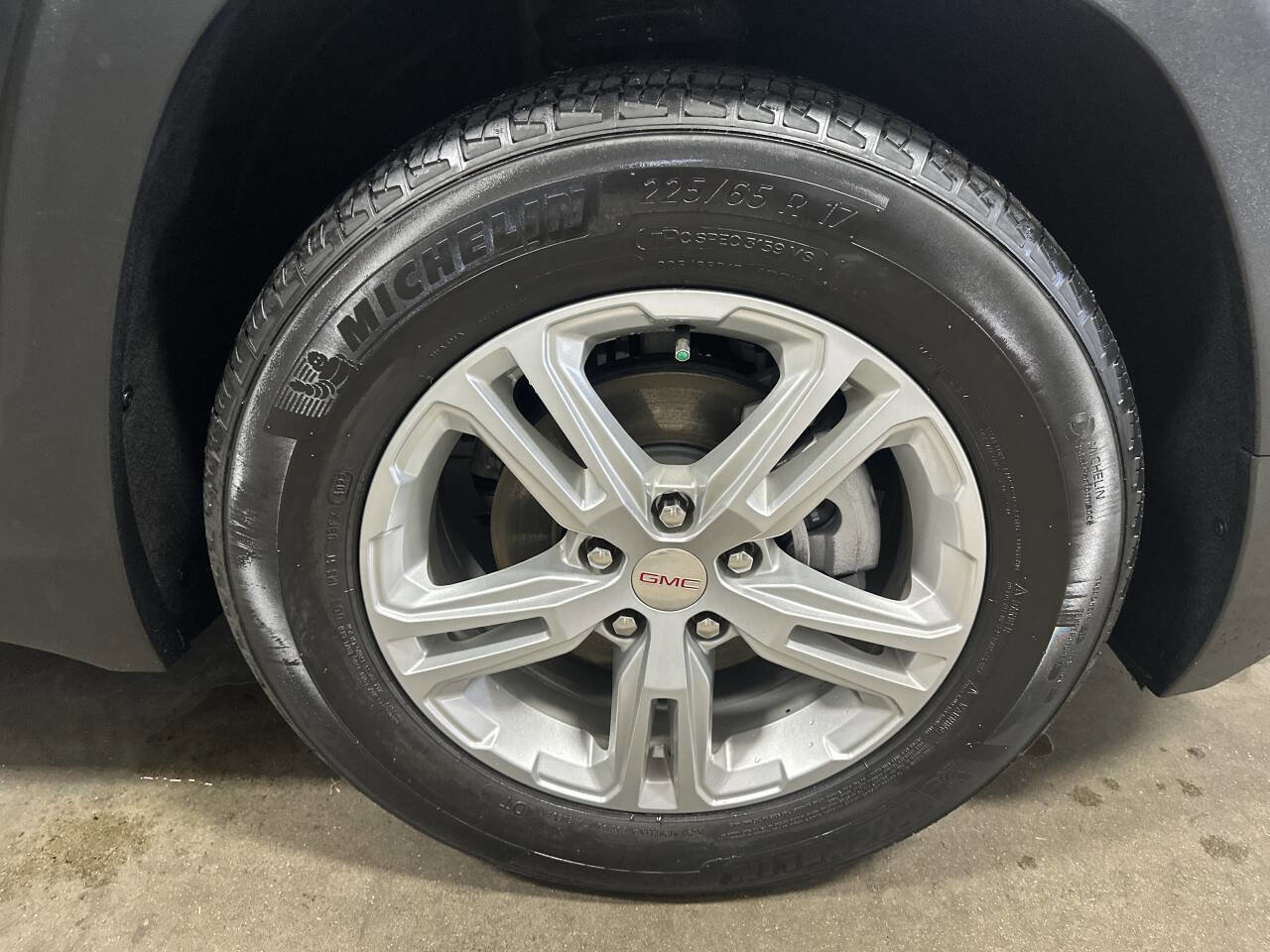 Used 2023 GMC Terrain SLE w/ Driver Convenience Package image 23