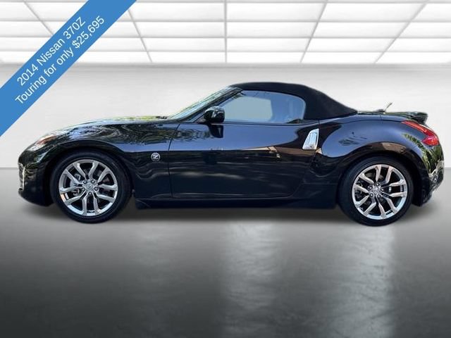 Used 2014 Nissan 370Z Touring w/ Navigation Package RWD image 2