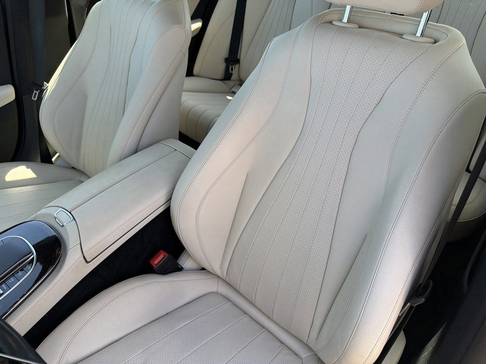 Used 2022 Mercedes-Benz E 350 4MATIC Sedan image 21