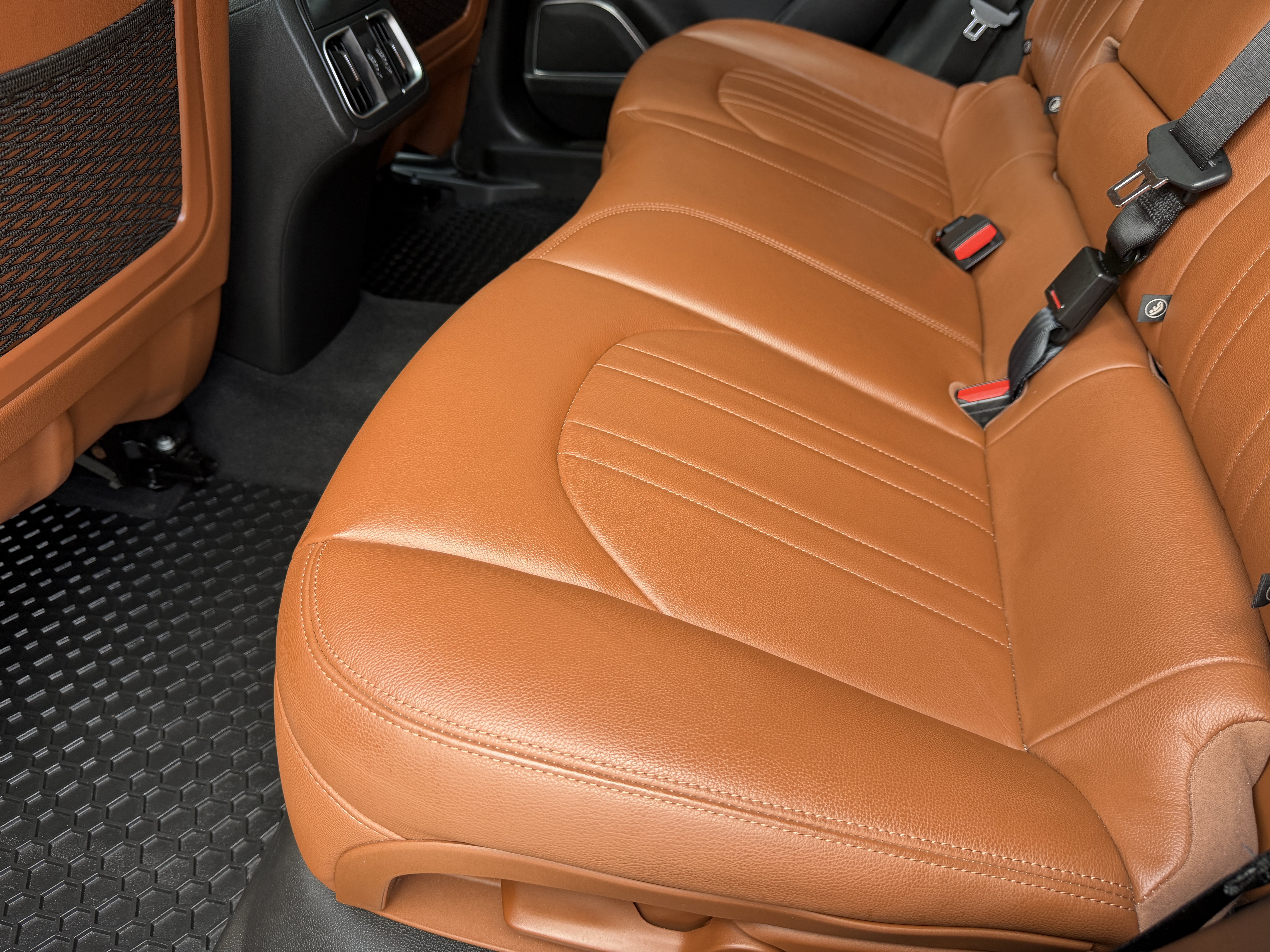Used 2021 Maserati Levante S AWD/4WD image 25