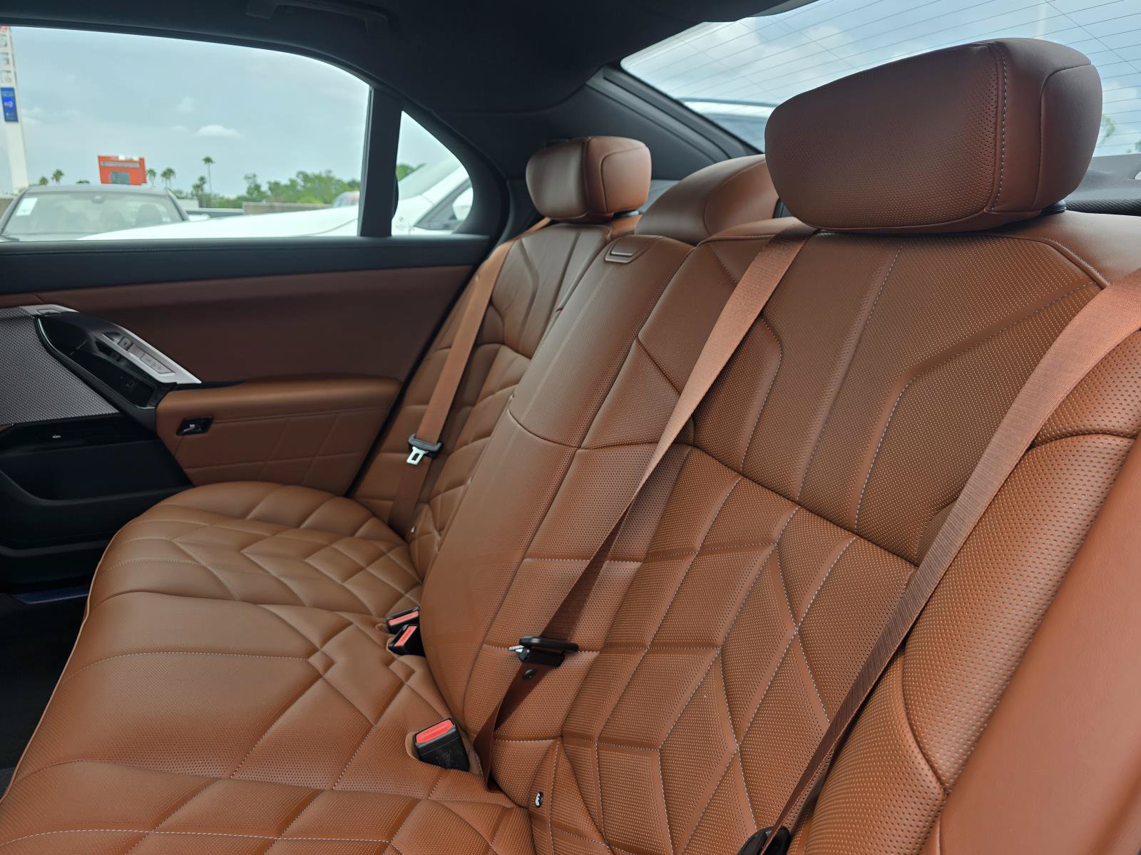 New 2026 BMW 750e xDrive w/ Executive Package AWD/4WD image 15