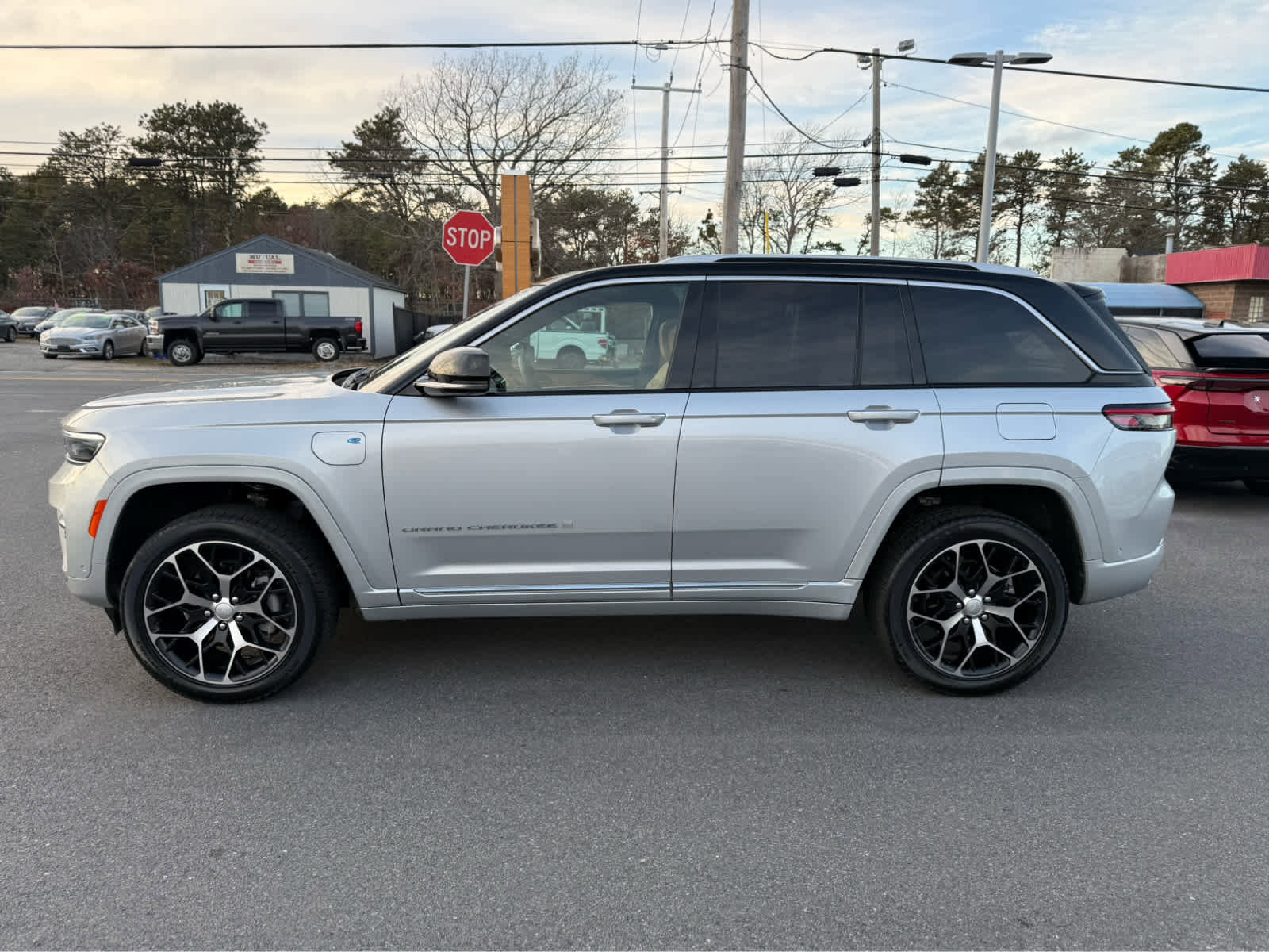 Used 2023 Jeep Grand Cherokee Summit image 5