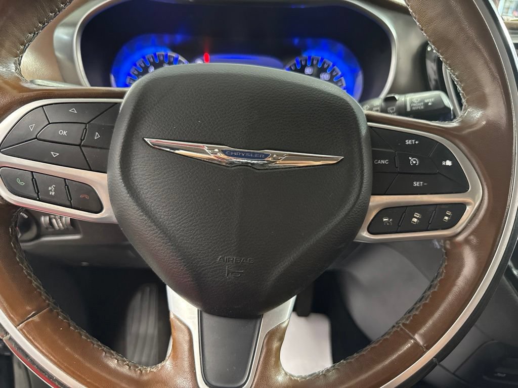 Used 2019 Chrysler Pacifica Limited w/ Advanced Safetytec Group FWD image 32