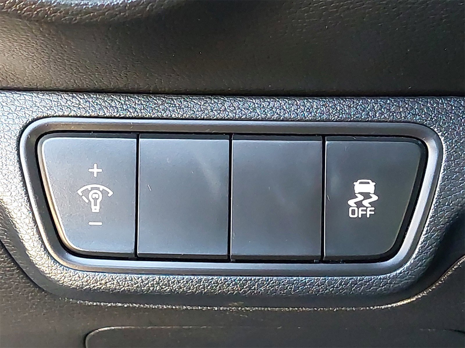 Used 2023 Kia Forte LXS image 29