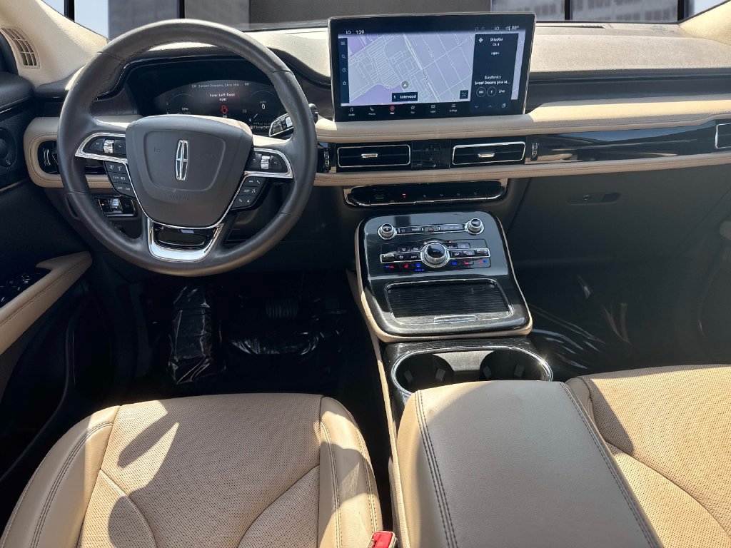 Certified 2023 Lincoln Nautilus Reserve w/ Luxury Package FWD image 11