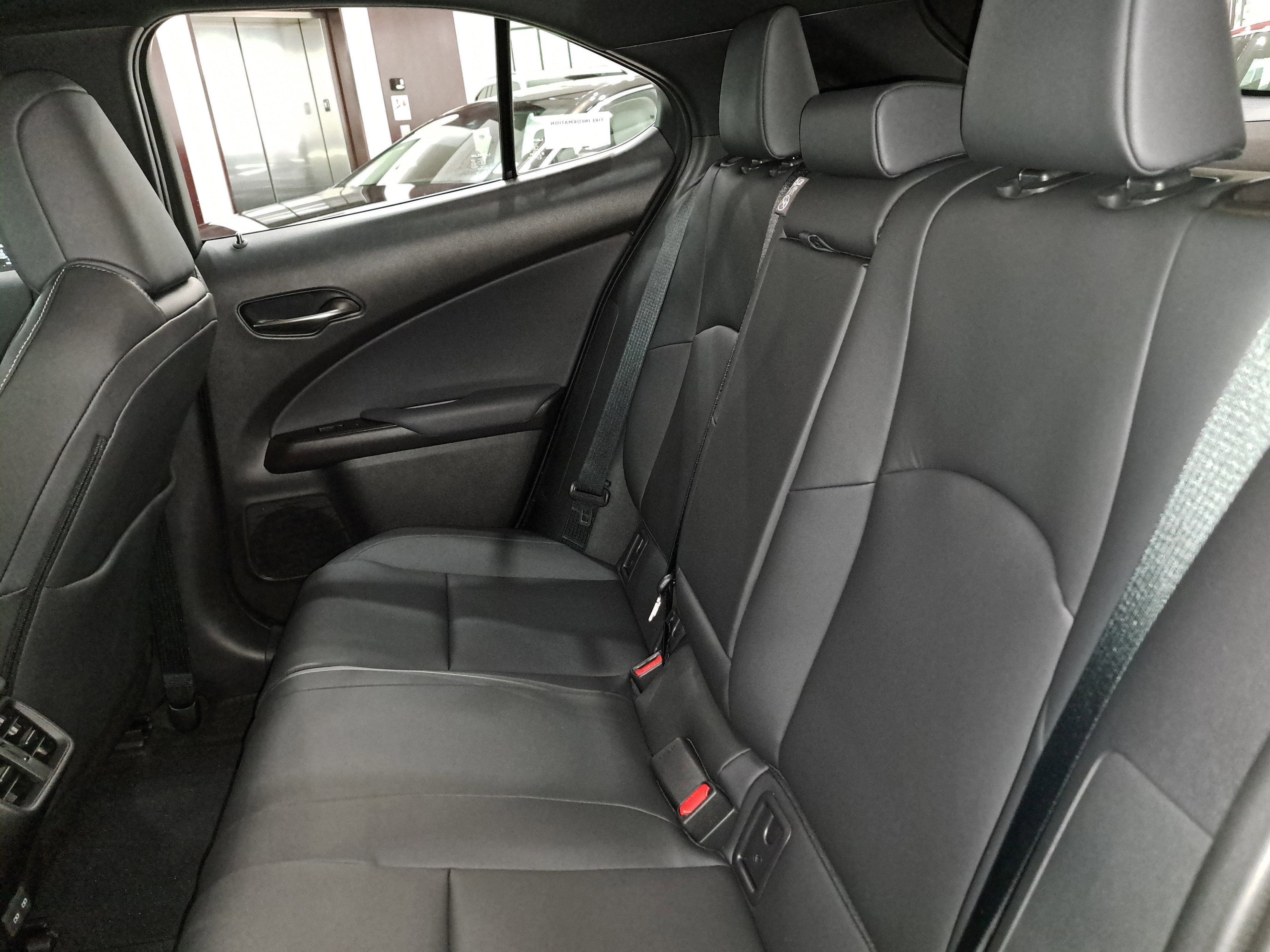 New 2025 Lexus UX 300h FWD image 10