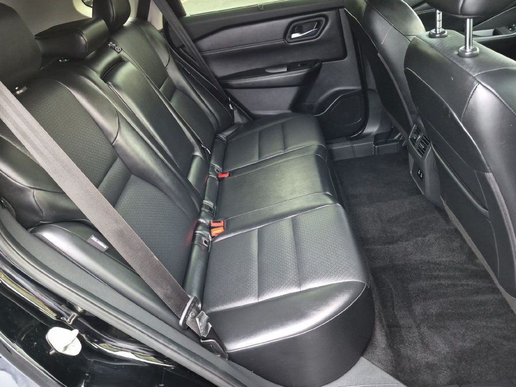 Used 2024 Nissan Rogue SV w/ SV Premium Package FWD image 30