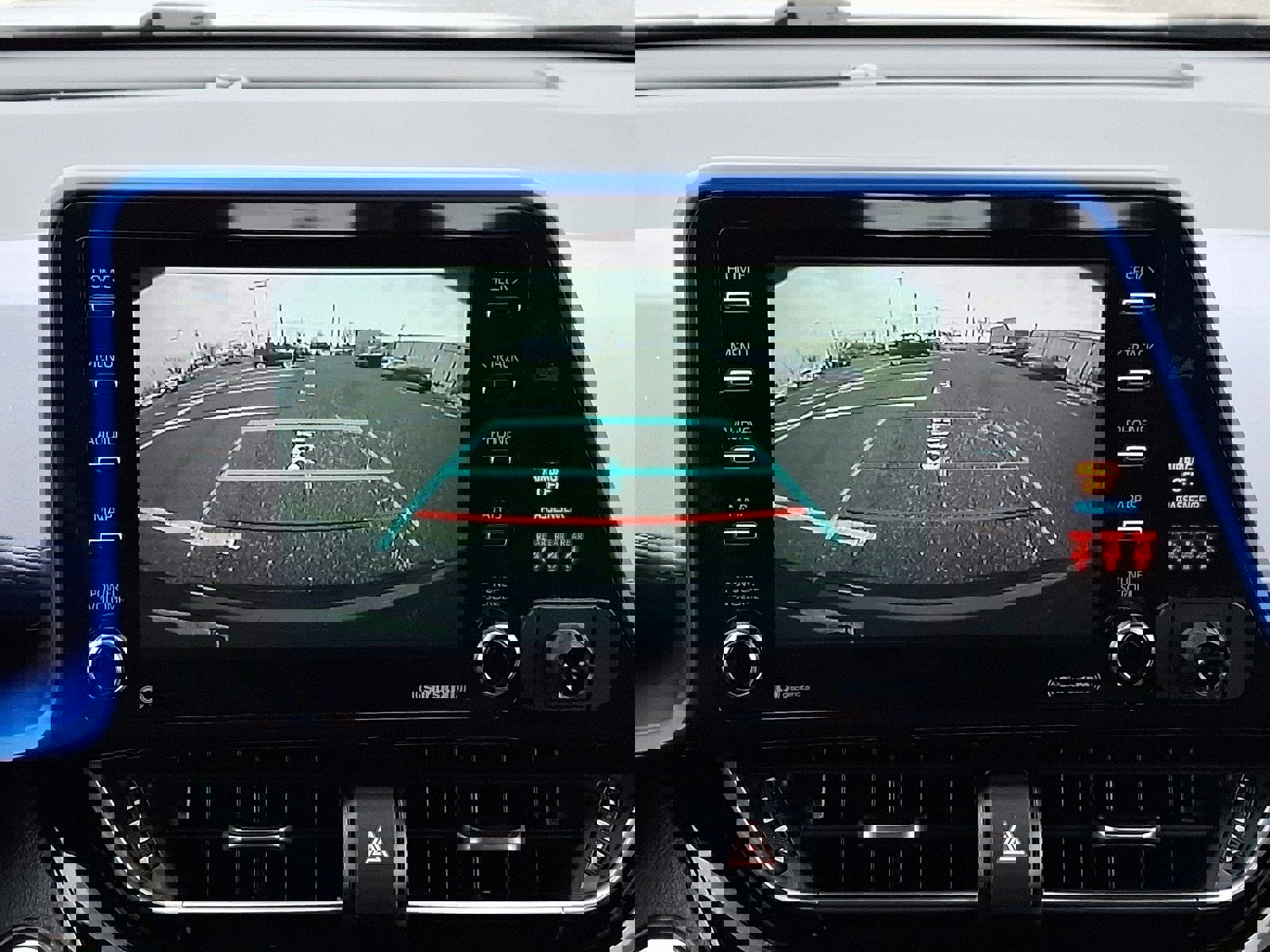 Used 2022 Toyota C-HR XLE image 17