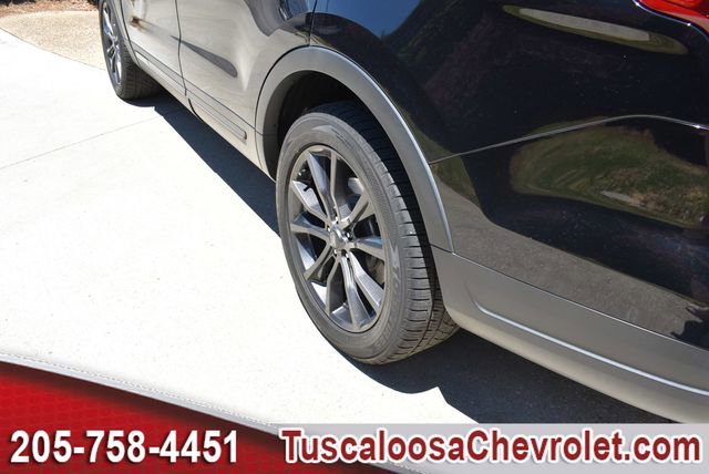 Used 2018 Ford Explorer XLT w/ Equipment Group 202A FWD image 16