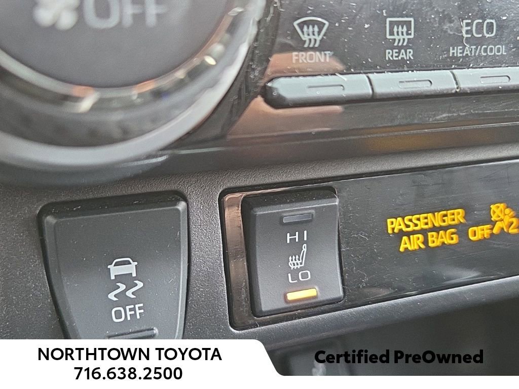 Used 2021 Toyota RAV4 SE w/ Weather & Moonroof Package image 20