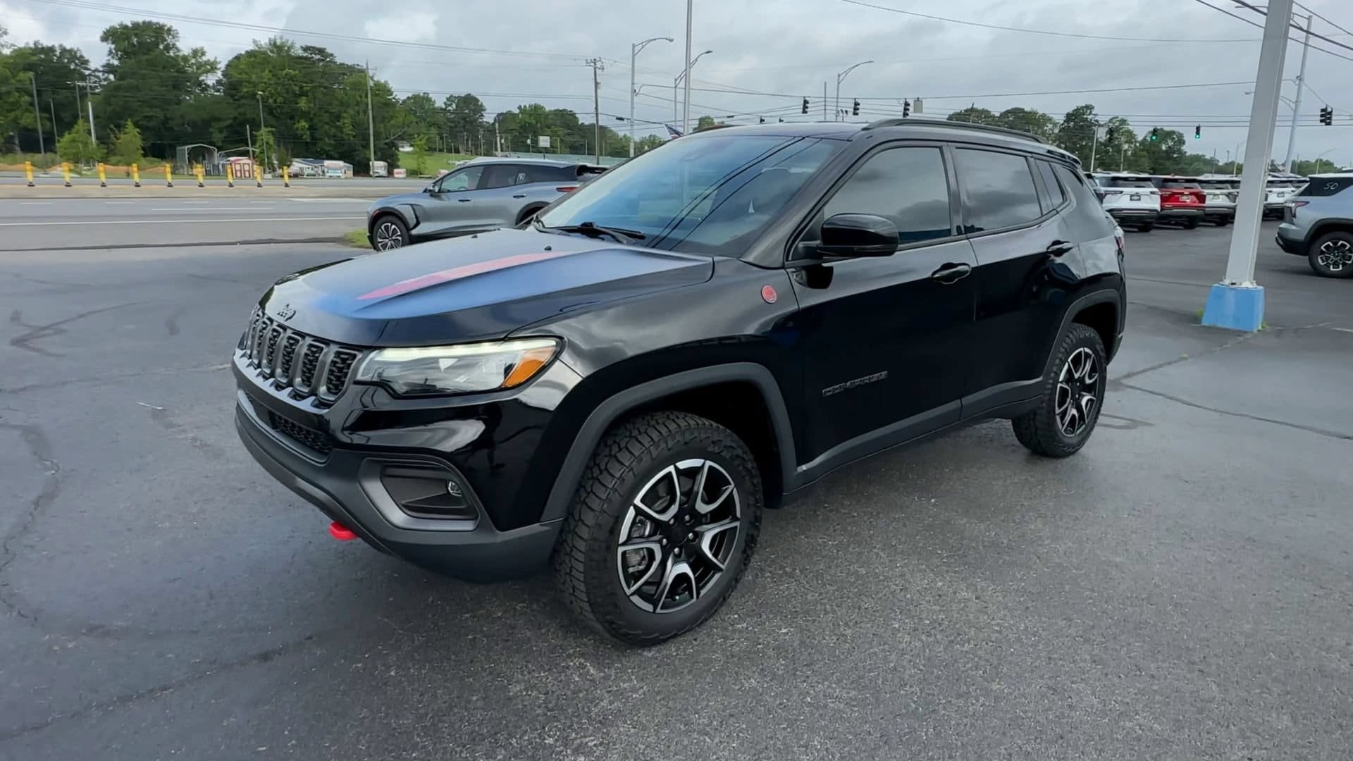 Used 2024 Jeep Compass Trailhawk w/ Trailhawk Elite Group AWD/4WD image 4
