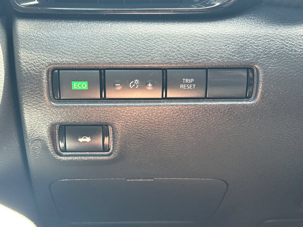 Used 2021 Nissan Sentra SR w/ Trunk Package FWD image 30
