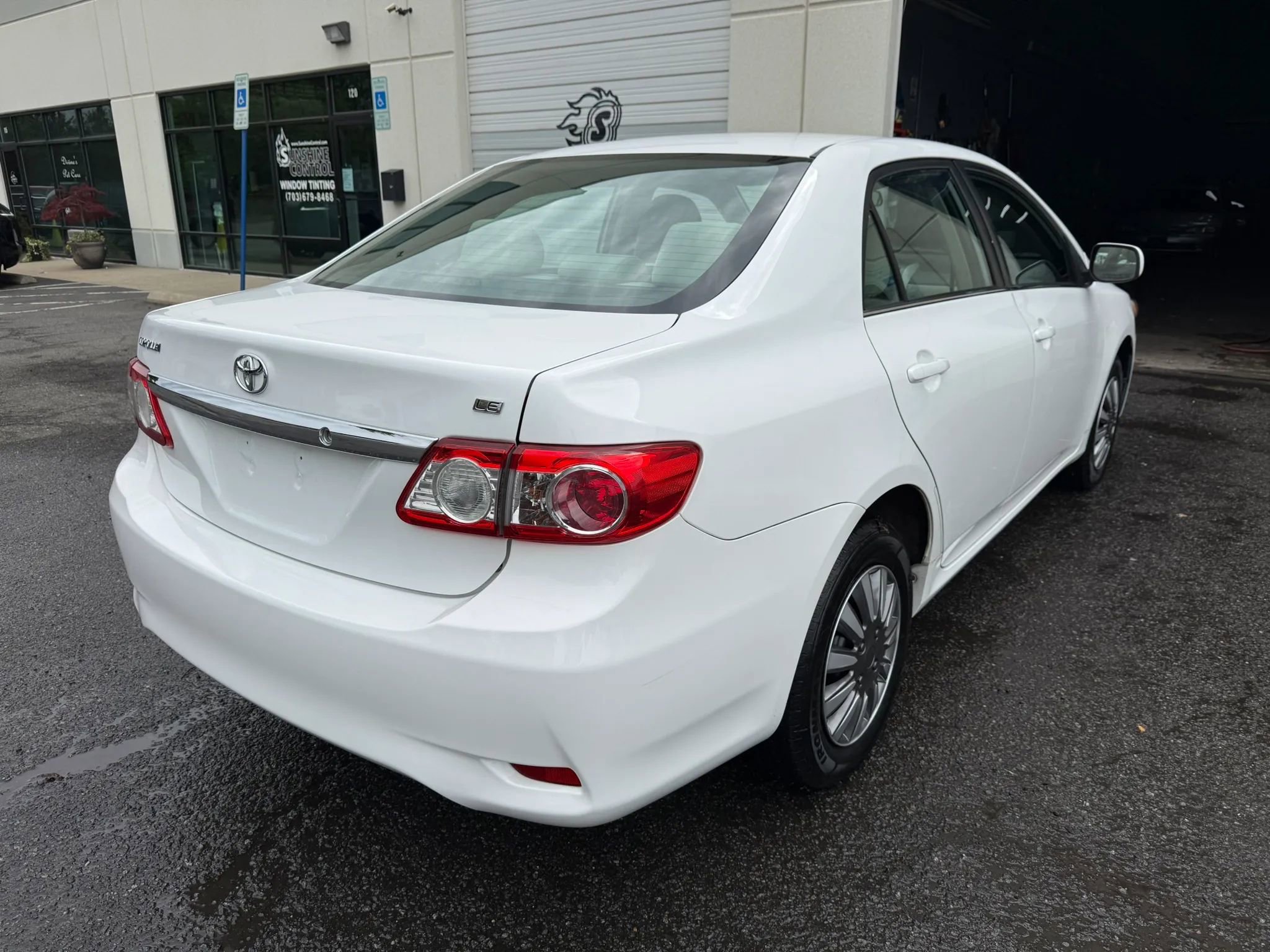Used 2013 Toyota Corolla LE FWD image 11