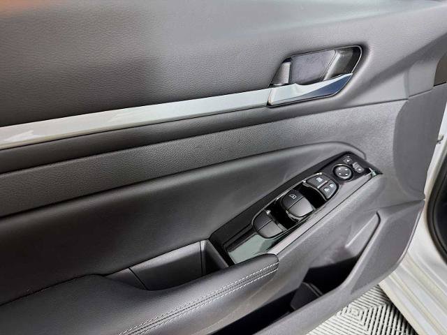 Certified 2023 Nissan Altima 2.5 SV FWD image 15