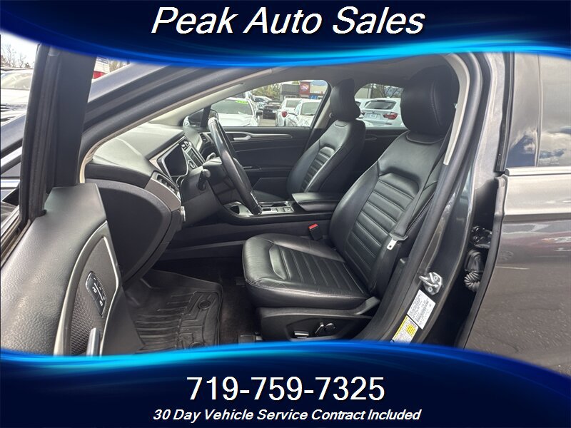 Used 2018 Ford Fusion SE w/ Equipment Group 602A FWD image 12