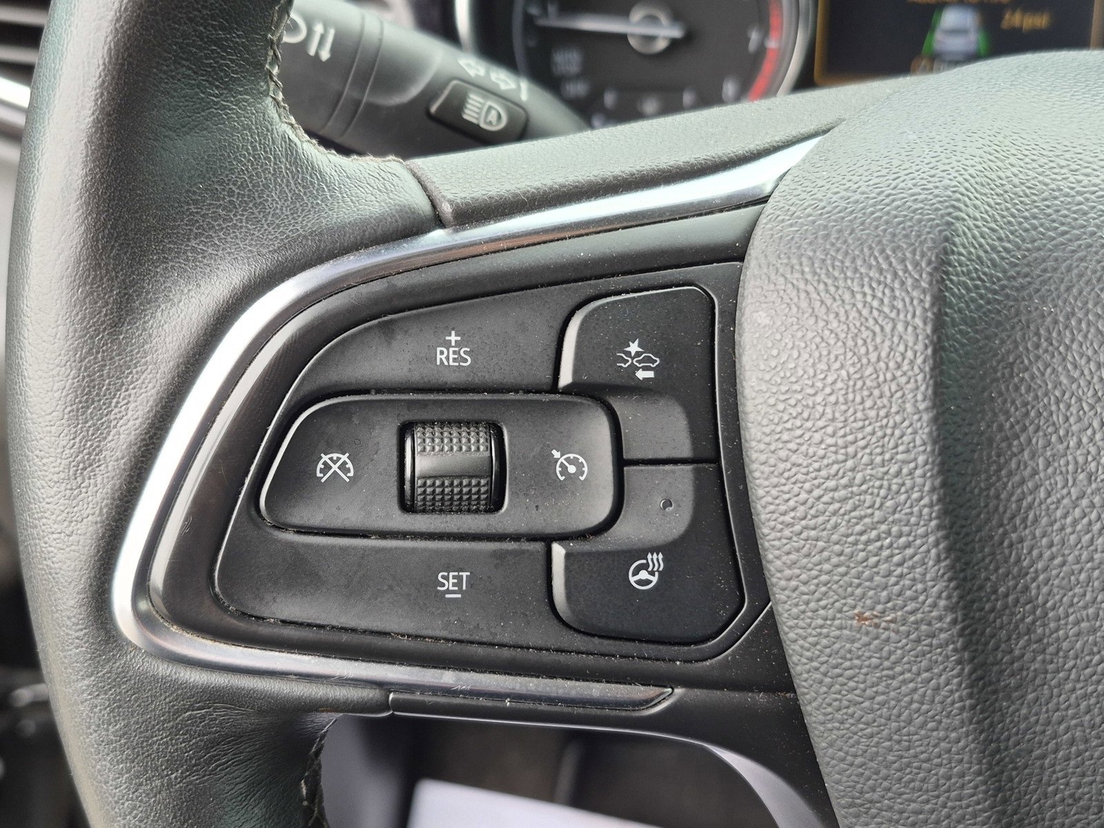 Used 2021 Buick Encore GX Essence w/ Advanced Technology Package image 29