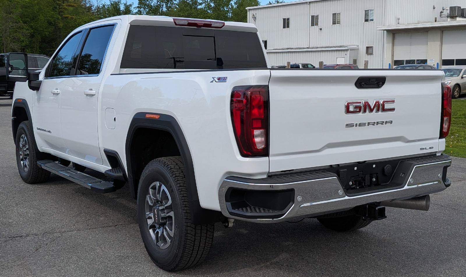 New 2026 GMC Sierra 2500 SLE w/ SLE Value Package; AWD/4WD image 7