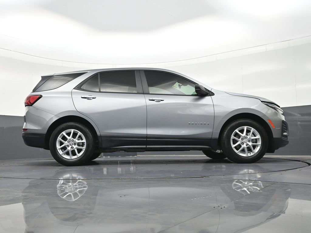 Used 2024 Chevrolet Equinox LS w/ Driver Confidence II Package FWD image 32