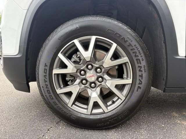 Used 2023 GMC Acadia SLE w/ Driver Convenience Package FWD image 14