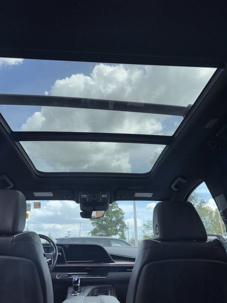 Used 2023 Cadillac Escalade Premium Luxury image 9