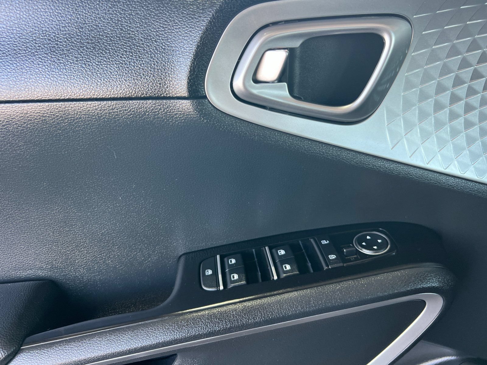 Certified 2023 Kia Soul LX w/ LX Technology Package FWD image 10