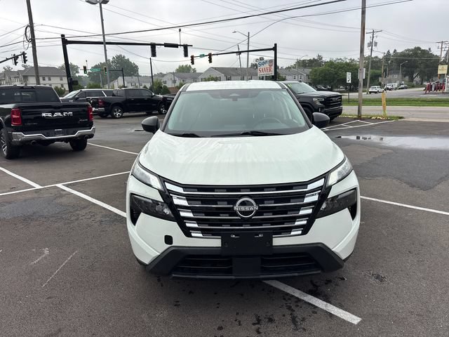 Used 2024 Nissan Rogue S FWD image 5