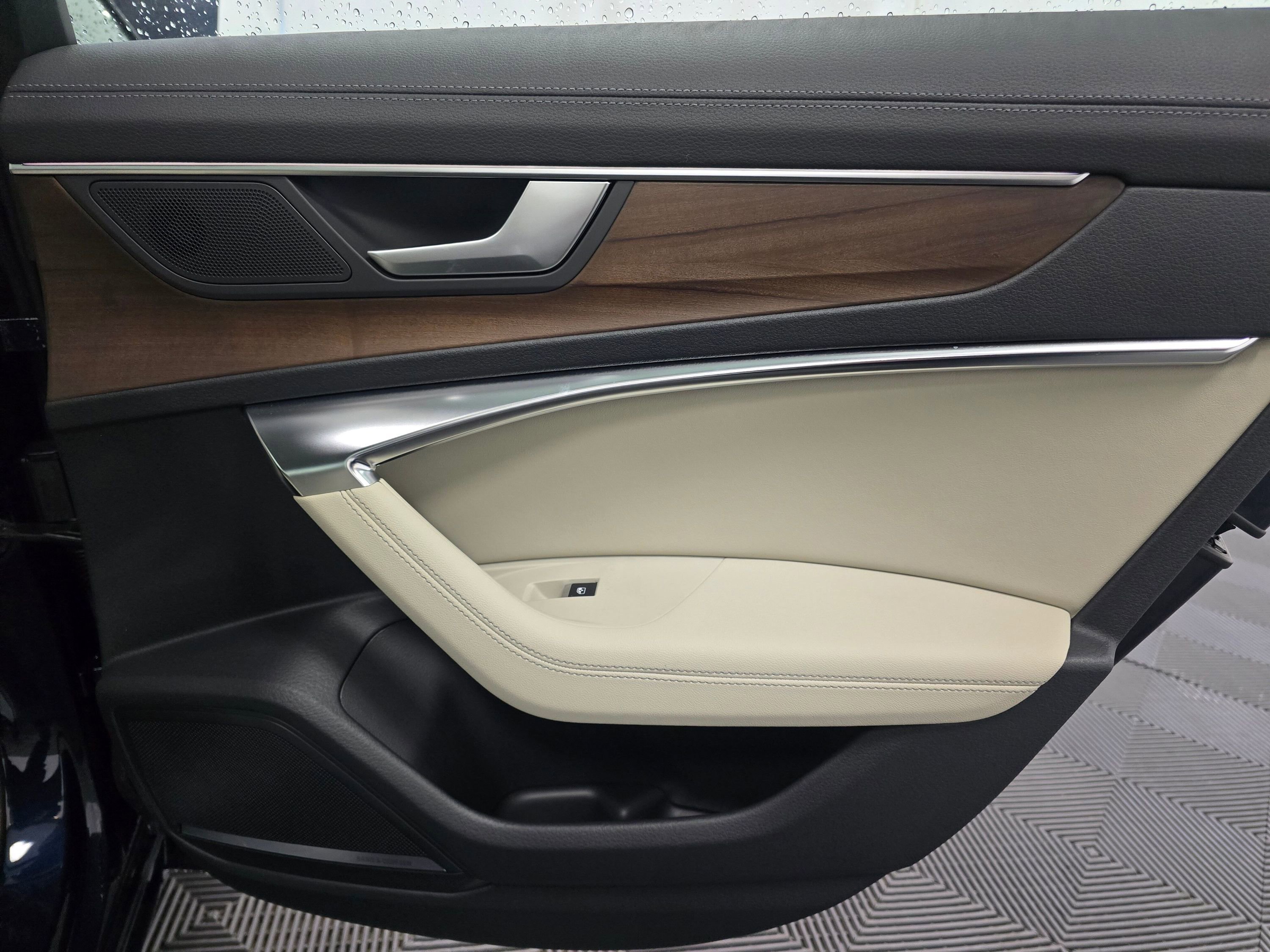 Certified 2025 Audi A6 Premium Plus w/ Premium Plus Package image 25