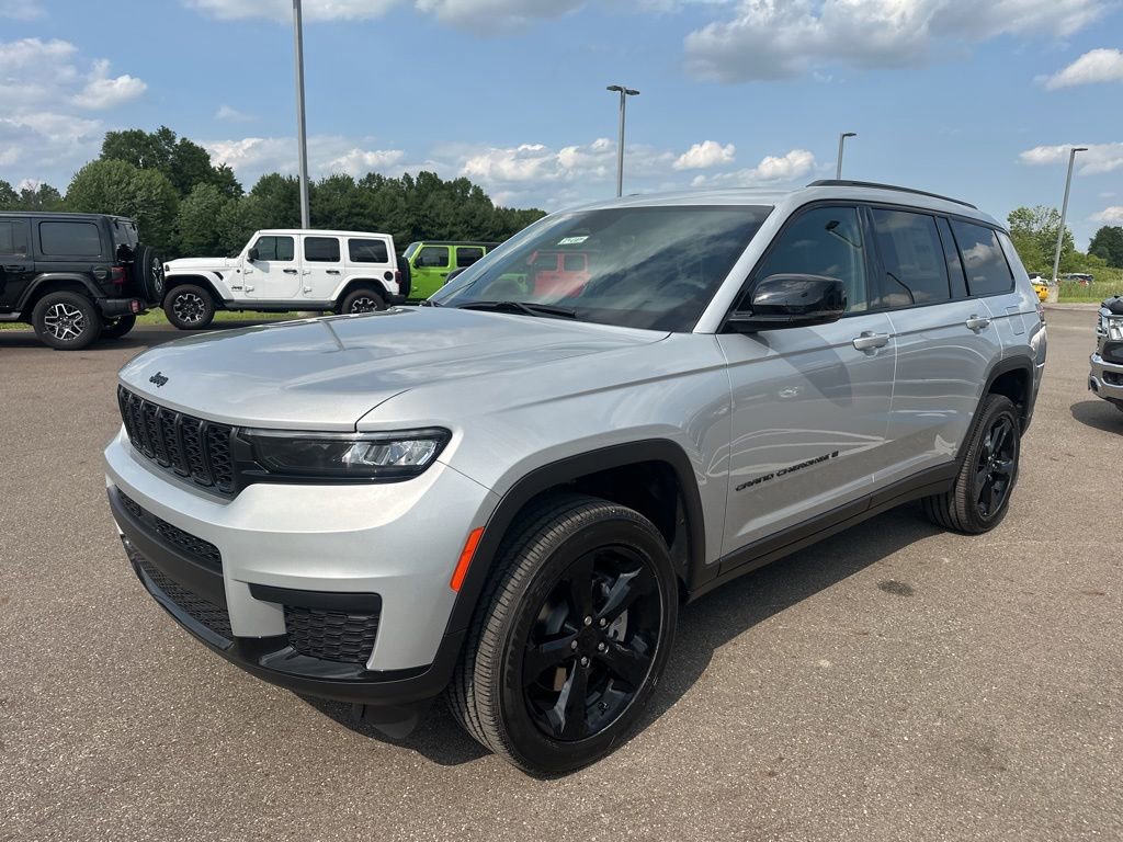 New 2025 Jeep Grand Cherokee L Altitude image 4