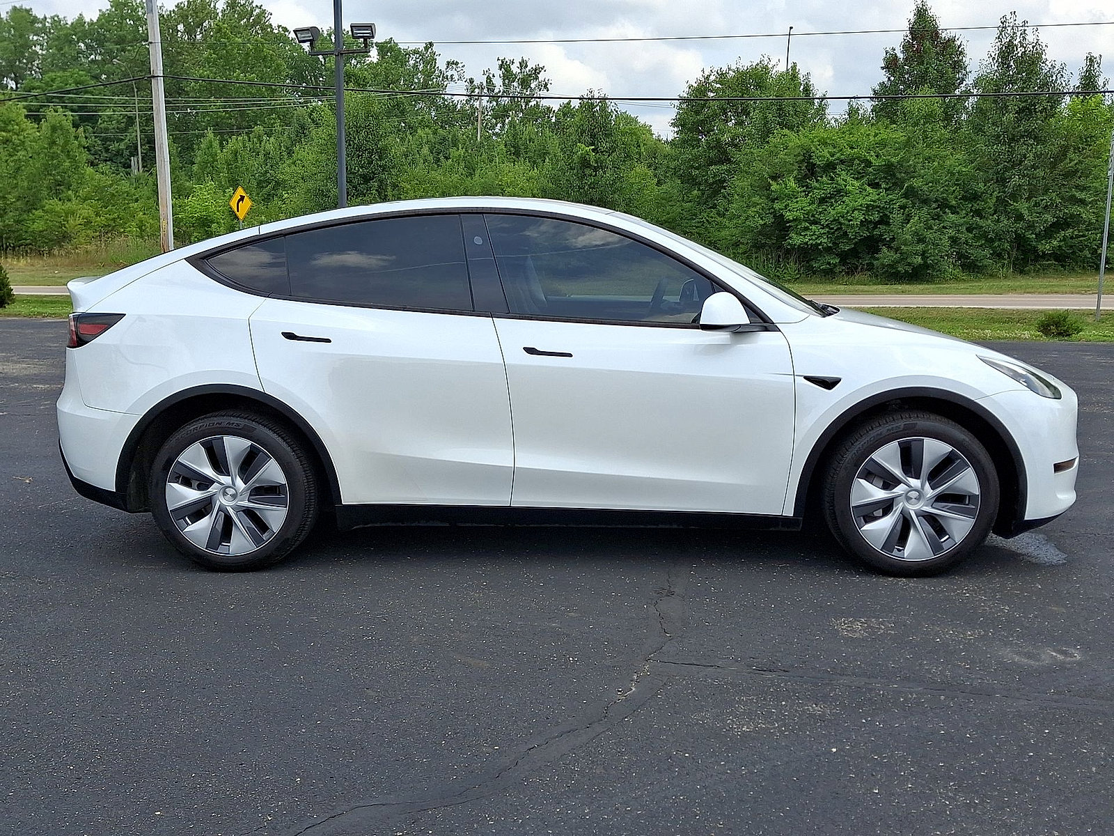 Used 2023 Tesla Model Y Long Range AWD/4WD image 25