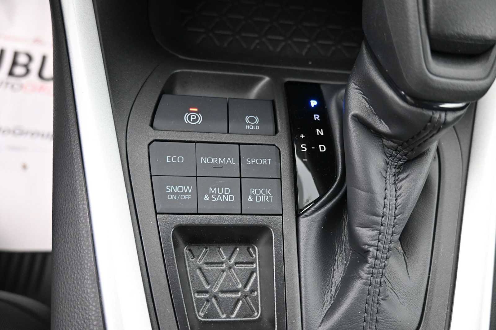 Used 2023 Toyota RAV4 XLE AWD/4WD image 10