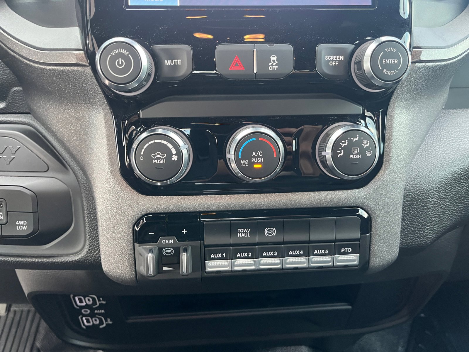 New 2026 RAM 5500 Tradesman image 31